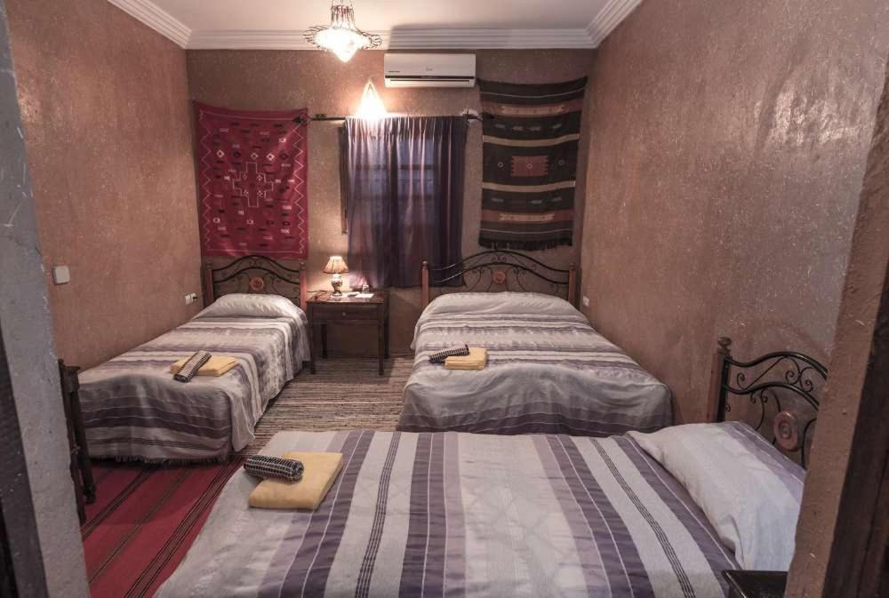 Kasbah Valentine Panzió Ajt Benhaddu Szoba fotó